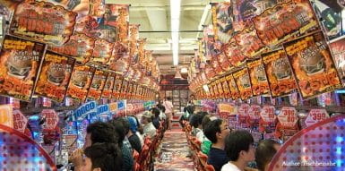 Die Pachinko-Maschinen sind extrem populär in Japan